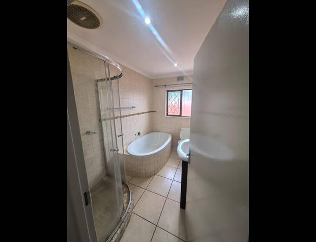 2 BEDROOM SIMPLEX RENTED IN ARBORETUM